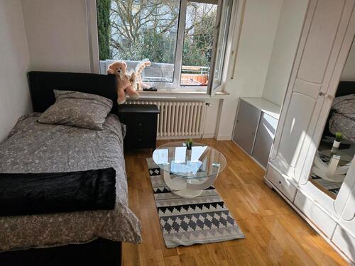 Foto - zimmer mobiliert mit WG - 500,00&nbsp;EUR Kaltmiete, ca.&nbsp; 25,00&nbsp;m&sup2;