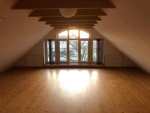 Foto - Ab Dezember 2025 Wohnung im Dachgeschoss zu vermieten
