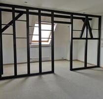 Altbaucharme auf drei Zimmern in Regis-Breitingen