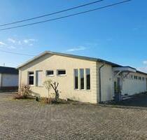 Hochwertig ausgestattete Gewerbehalle in verkehrsgünstiger Lage - Straßenhaus