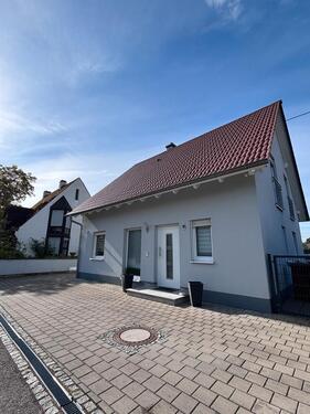 Foto - Modernes EFH mit Pool & Outdoorküche