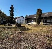 Freistehendes 5 12-Zim.-Einfamilienhaus auf riesigem Eckgrundst. - Hildrizhausen