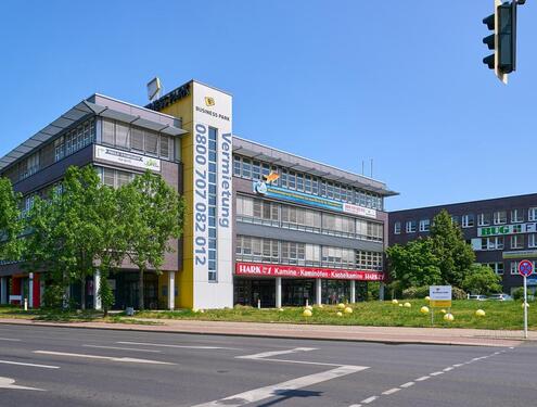 Foto - Renoviertes Büro ab 6,50 EURm² – 6 Monate mietfrei, 247 Zugang