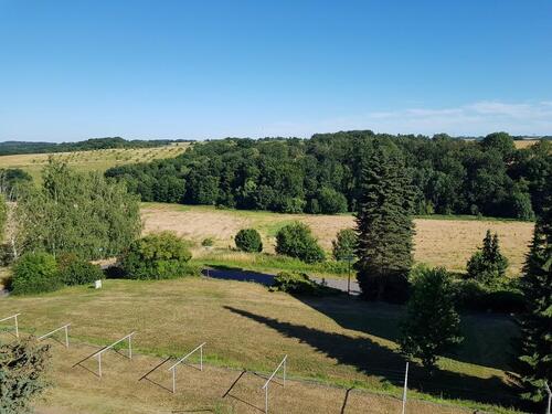 Foto - 3-Raum DG-Wohnung * Gratis Küche * Ruhige Lage * Top Ausblick ins Grüne