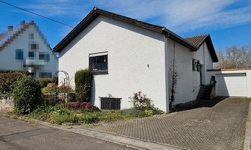Foto - Einfamilienhaus mit 5 Zimmern und großzügigem Garten