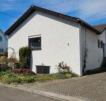 Einfamilienhaus mit 5 Zimmern und großzügigem Garten - Brackenheim