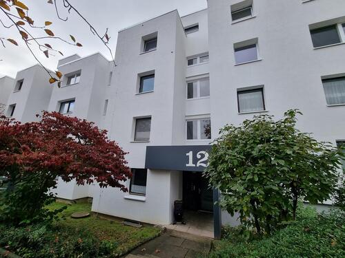 Foto - Für Sie renoviert: Geräumige 2 Zimmer mit Balkon und Tiefgaragenstellplatz