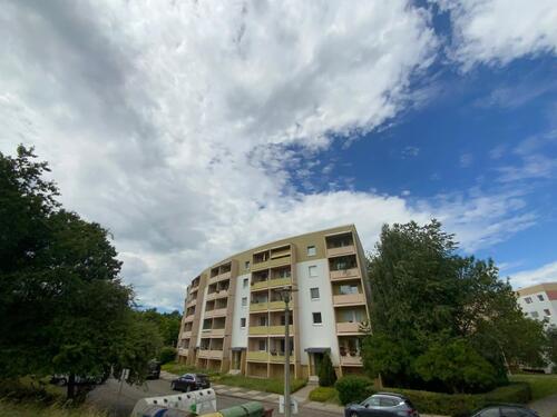 Foto - 2- Raum mit Balkon ganz neu renoviert