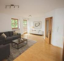 Attraktive 3-Zi-Wohnung mit zwei Balkonen in ruhiger Siedlungslage von Hengersberg