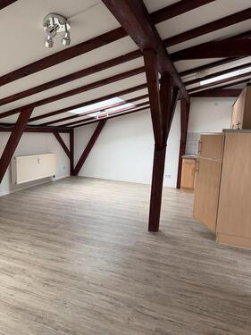 Foto - Kleine gemütliche Dachgeschoss Wohnung mit Einbauküche