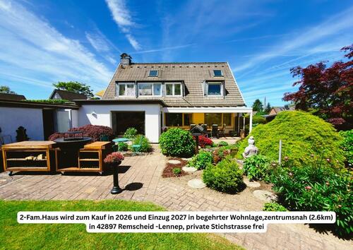 Foto - Großes Zweifamilienhaus auf großem Grundstück