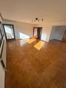 Foto - 4,5-Zimmer Wohnung im 1.OG mit Balkon