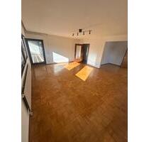 4,5-Zimmer Wohnung im 1.OG mit Balkon - Karlsruhe Knielingen