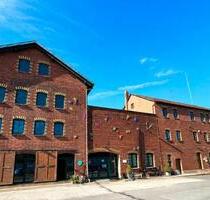 Zu VERMIETEN 75 m² im 2. OG: Bürofläche Praxisräume Atelier Gewerbefläche Gewerberäume - Neustadt an der Aisch