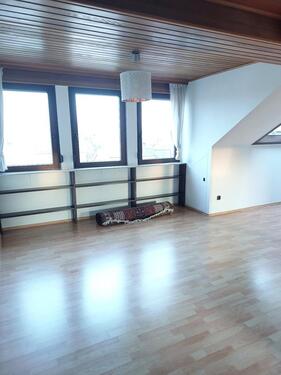 Foto - 2 Zimmer Dachgeschoßwohnung zur Miete in Frankfurt am Main