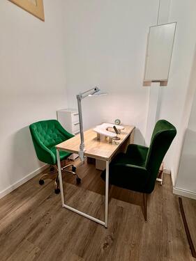 Foto - Arbeitsplatz für eine Maniküre-Fachkraft zu vermieten