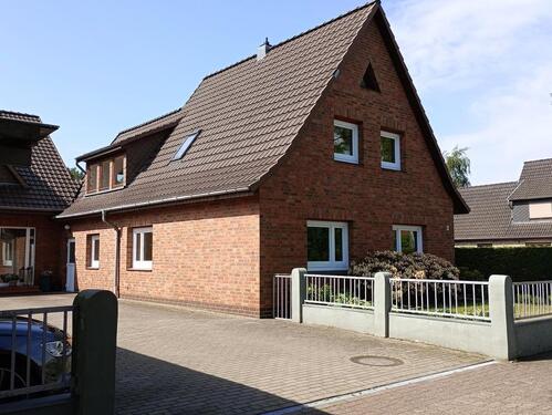 Foto - Einfamilienhaus als Teil einer 3er WEG