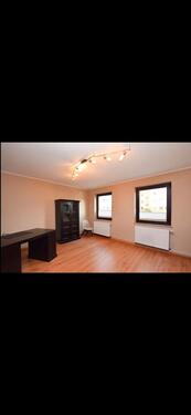 Foto - Helle Praxis- oder Büroräume mit Stellplatz, 2 Kellern und Garage