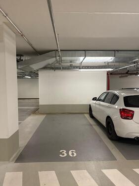 Foto - Tiefgaragenstellplatz zu vermieten – München