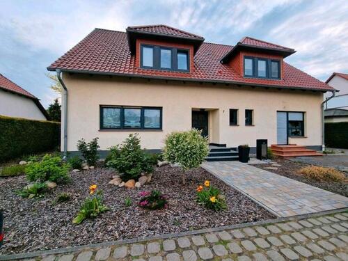 Foto - Mehrfamilienhaus mit Einliegerwohnung