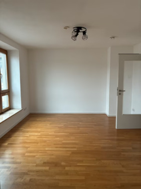 Foto - Helle und schön geschnittene 1-Zimmer-Wohnung mit Einbauküche & Aufzug in Landshut