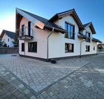 NEUBAU: Helle 2-Zi-Whg. (44 m²) in Peiting-Zentrum mit Balkon