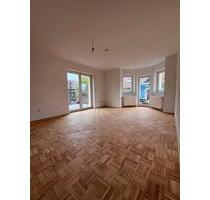 Lichtdurchflutete Zwei-Zimmererdgeschosswohnung - Bad Neustadt an der Saale