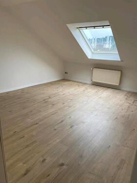 Foto - 3 Zimmer Dachgeschoßwohnung zur Miete in Wuppertal