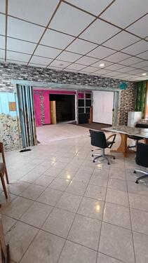 Foto - 280qm große Renovierungsbedürftige Wohnung zu vermieten