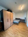 Foto - WG Zimmer 375€ Warm - 375,00&nbsp;EUR Kaltmiete, ca.&nbsp; 100,00&nbsp;m&sup2;