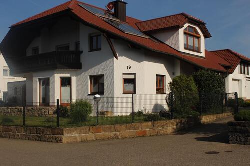 Foto - Exklusive 4,5-Eigentumswohnung mit Terrasse, Garten und Garage