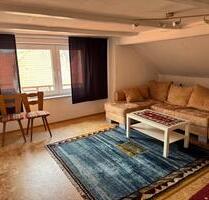 ...kurzfristig freiwerdend... kleine gemütliche 3 Zimmer-Dachgeschosswohnung im Altdorf von Grone - Göttingen