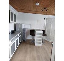 Möbelierte Dachgeschosswohnung - 495,00&nbsp;EUR Kaltmiete, ca.&nbsp; 37,50&nbsp;m&sup2; in Halle (Saale) (PLZ: 06116) Büschdorf