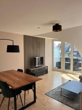Foto - Helle 3-Zimmer-Dachgeschosswohnung mit Balkon, Stellplatz & EBK i