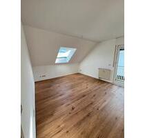 Erstbezug: Helle 4-Zimmer-Wohnung mit Balkon & Stellplatz - Dillenburg Manderbach