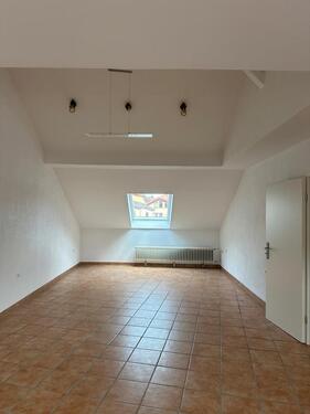 Foto - 3 Zimmer Dachgeschoßwohnung zur Miete in Saarbrücken