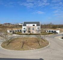 Stilvolle 3-Zi-DG-Wohnung mit Einbauküche, Balkon und Stellplatz - Bad Windsheim