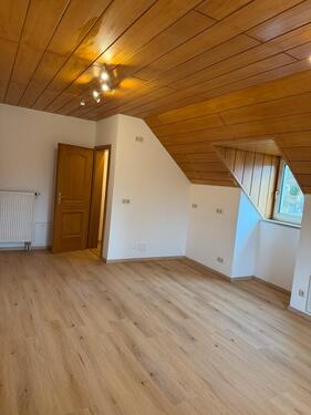 Foto - Renovierte 4-Zimmer Wohnung - 925,00&nbsp;EUR Kaltmiete, ca.&nbsp; 100,00&nbsp;m&sup2;