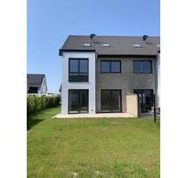 Neuwertiges 4-Zimmer Haus mit zwei Stellplätzen in Willich