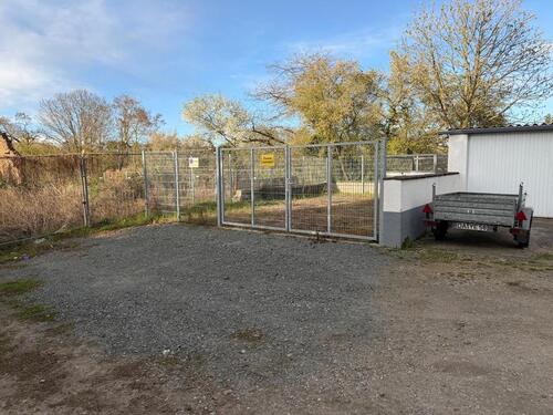 Foto - 2 abschließbare PKW- oder 1 Wohnmobilstellplatz