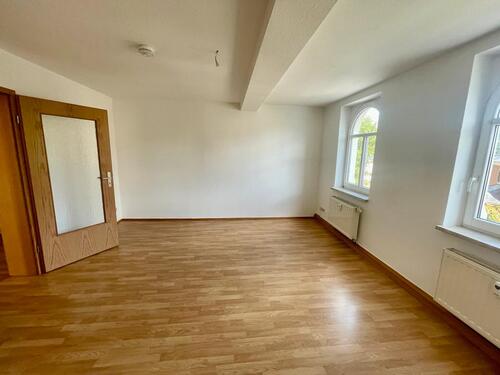 Foto - 3,5 - 4- Zimmerwohnung im DG - 335,00 EUR Kaltmiete,