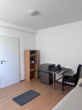 Foto - Zimmer in einer 4er WG (auf zwei Stockwerken)