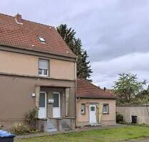 Zweifamilienhaus mit 3 Garagen und zwei Gartenbereichen - Ahlen Dolberg