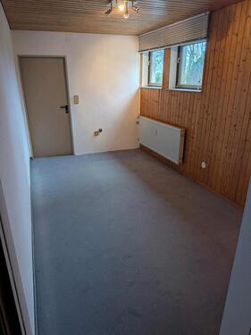Foto - Hobbyraum Bastel Raum Keller - 65,00&nbsp;EUR Kaltmiete, ca.&nbsp; 10,35&nbsp;m&sup2;