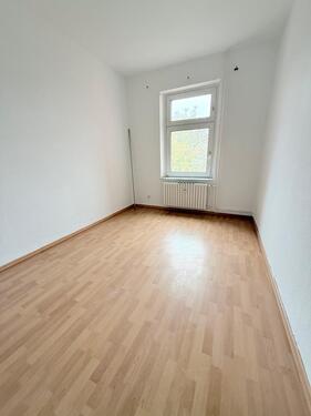 Foto - 3 Zimmer Wohnung mit Terrasse - 870,00 EUR Kaltmiete, ca.  87,00 m²