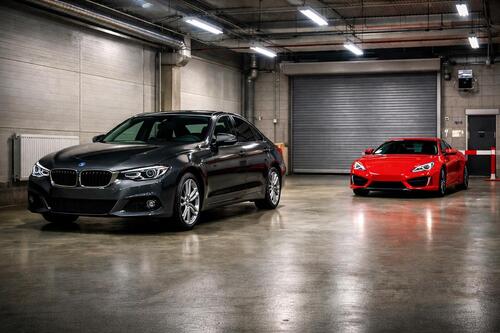 Foto - PKW-Stellplatz in beheizter gesicherter Halle Oldtimer Sportwagen