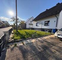 Einziehen & wohlfühlen: Großzügiges Haus in Gerzen mit Garten