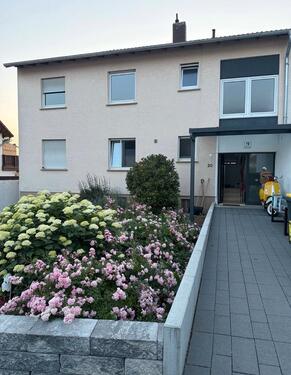 Foto - 4-Zimmer Wohnung mit Gartenanteil und 1 Stellplatz
