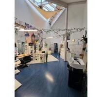 Stuhlmiete für Friseurin und Nagel-Flusspflege, Kosmetik - Michelfeld