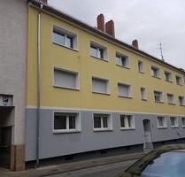 Neu Renovierte 1,5 Zimmer Wohnung im EG mit Balkon ! - Darmstadt
